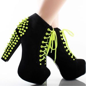 🚨BRAND NEW NEVER WORN🚨